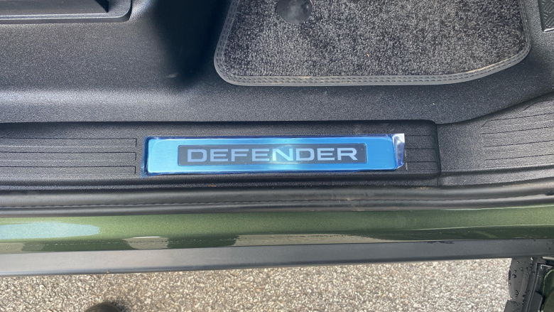 Land Rover Defender 3.0 D250 X-Dynamic SE 110 5dr Auto Diesel Estate